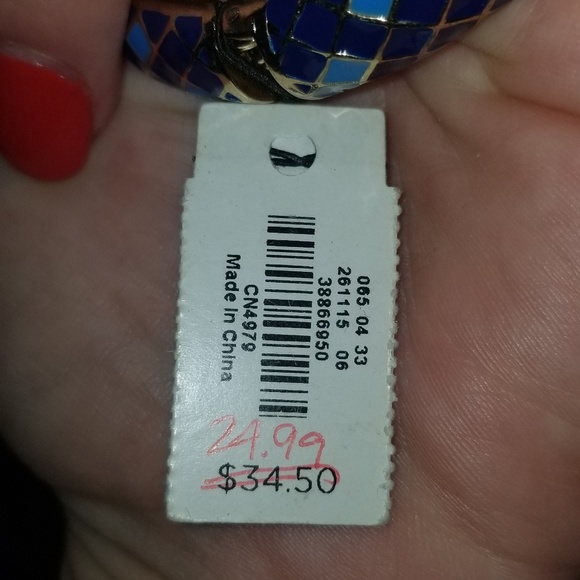 2 bracelets - Picture 2 of 2